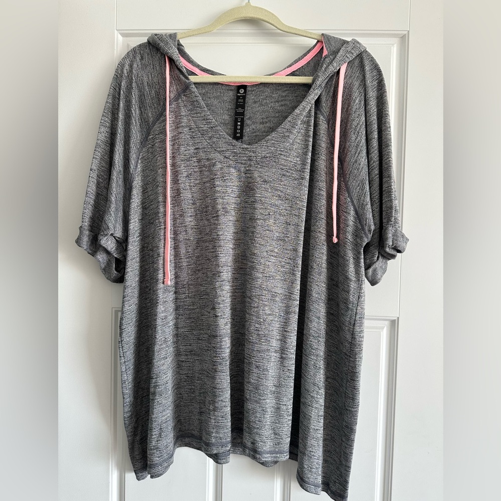 Women’s plus size 3X 90 Degree By Reflex Gray and Pink Relaxed Hoodie.